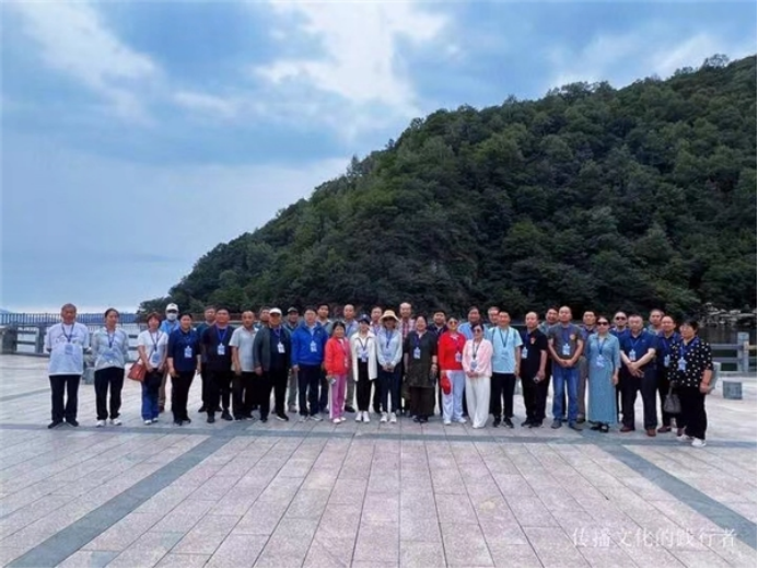 B1 歌詩(shī)繪八景打造金名片一一史家營(yíng)鄉(xiāng)開展八景詩(shī)詞采風(fēng)活動(dòng)361.png